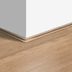 Плинтус ламинированный Quick-Step Скоция 17х17х2400 мм арт.0915