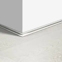 Плинтус ламинированный Quick-Step Скоция 17х17х2400 мм арт.1300